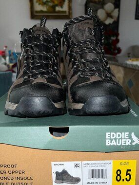 Eddie Bauer Working Shoes Size 8.5